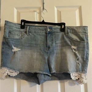 Denim shorts with lace